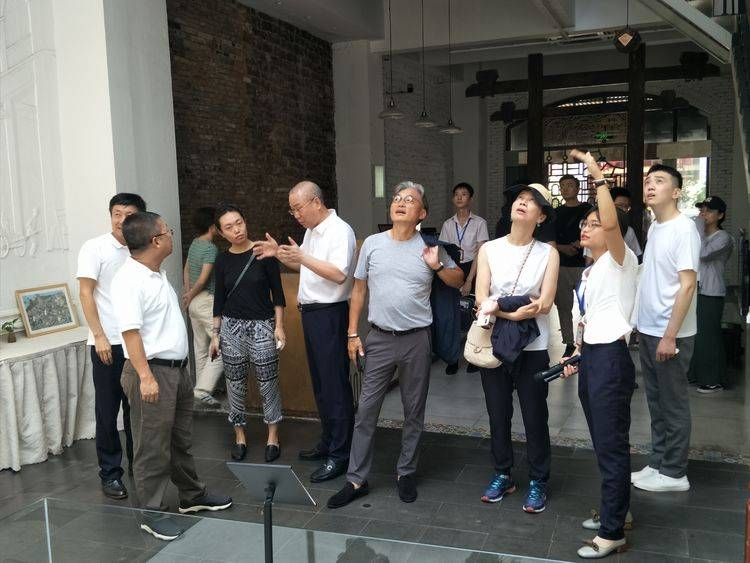 北京天安时间当代艺术中心有限公司一行考察骑楼老街